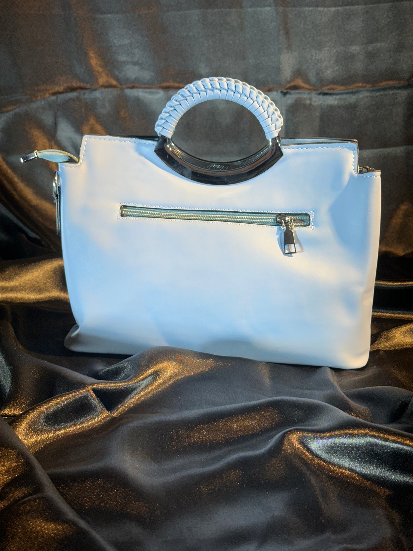 Sky Blue Quilted Handbag – Fresh, Chic & Effortlessly Stylish