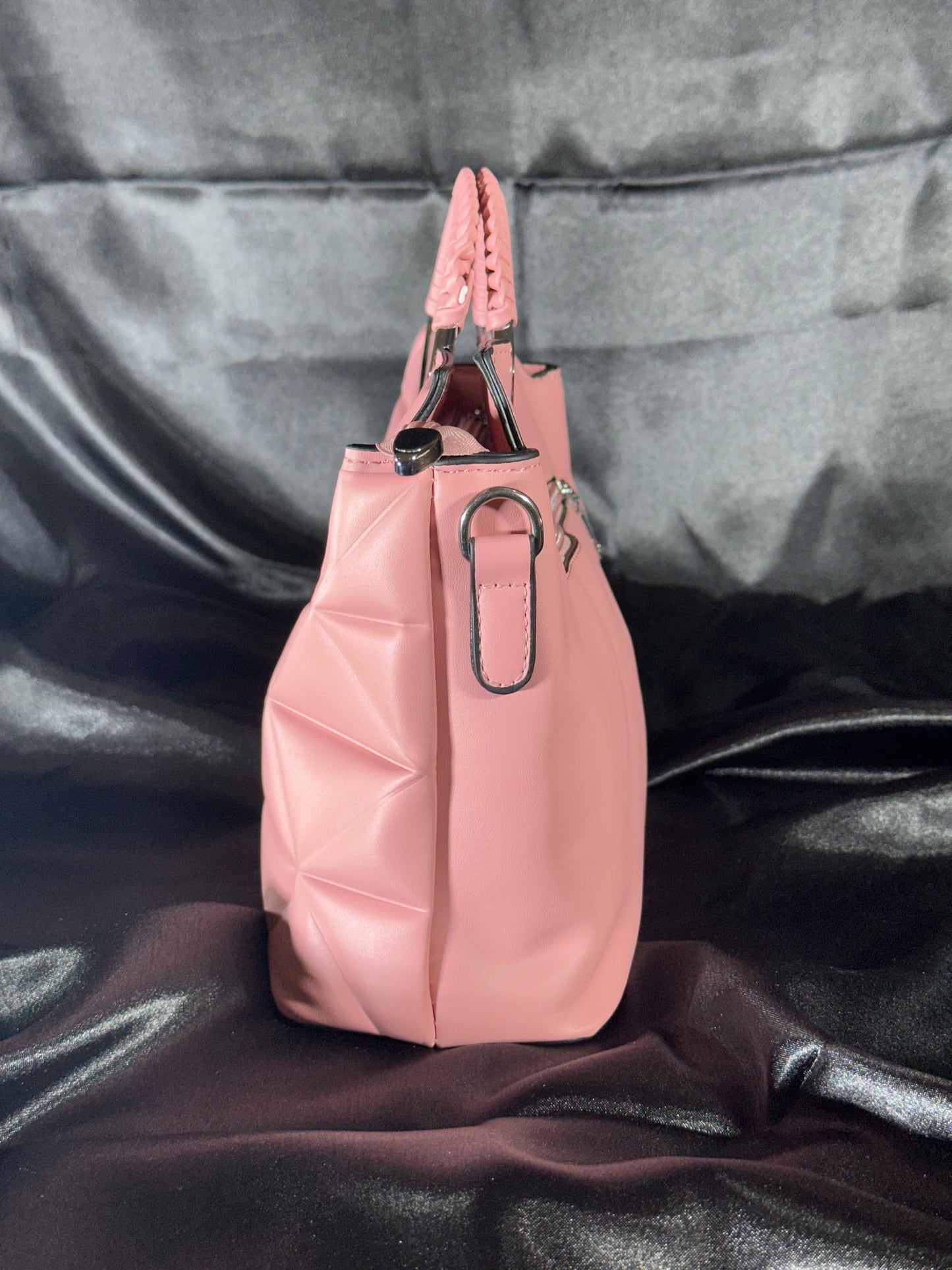 Pink Quilted Handbag / Girlish Look