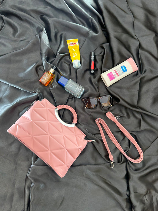 Pink Quilted Handbag / Girlish Look