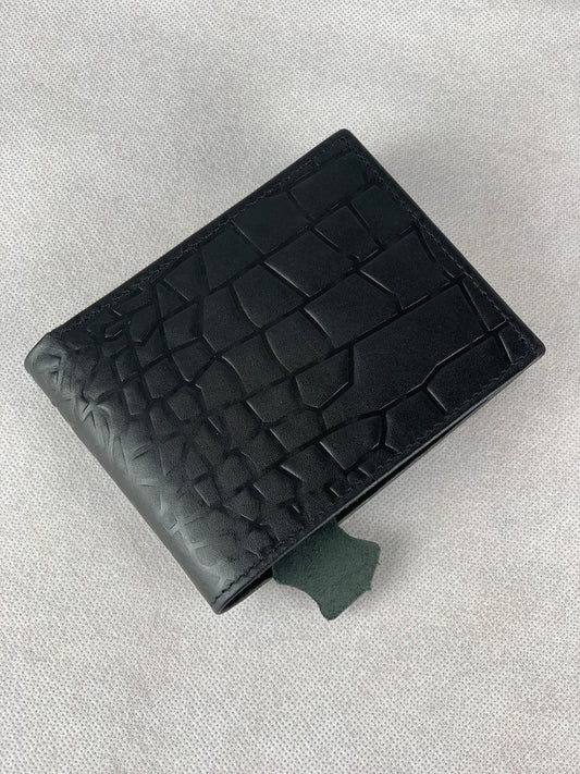 Premium Men's Leather Bi-Fold Wallet: The Perfect Blend of Style and Functionality